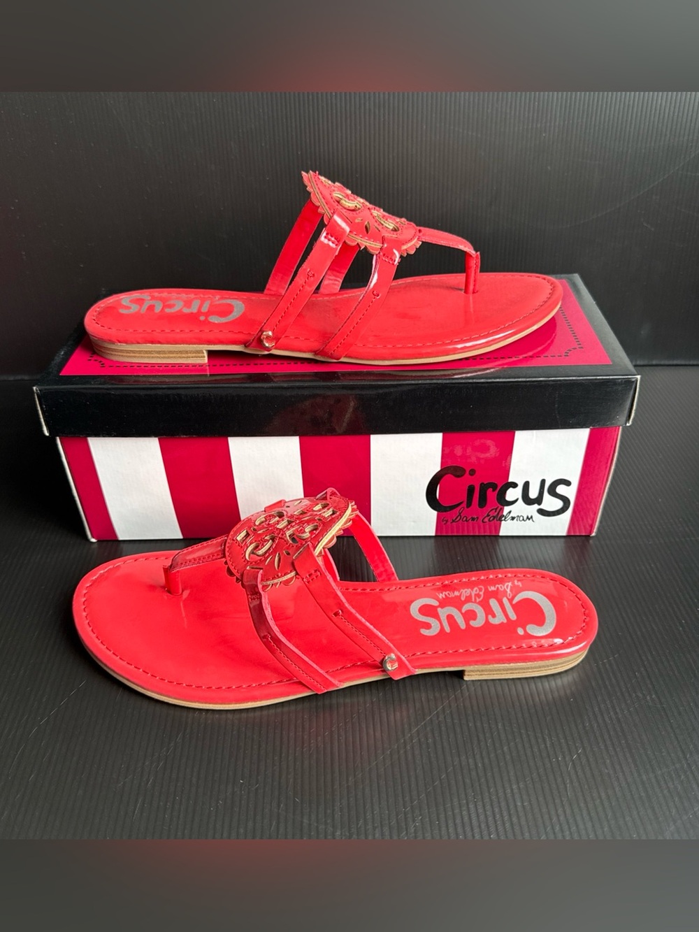 NIB Circus by Sam Edelman Clara Bright Coral Flat Sandals Women's Size 9.5